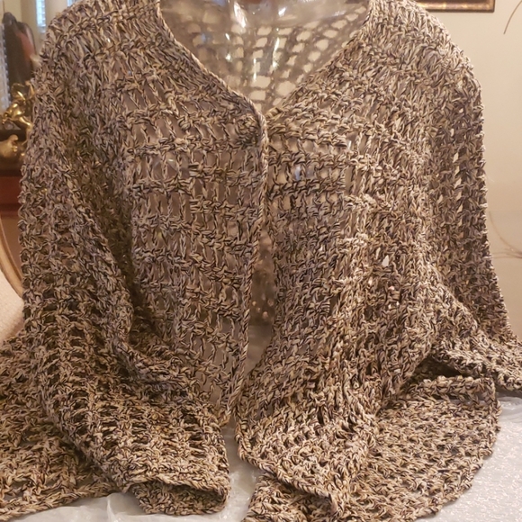 Sweater - Picture 1 of 12